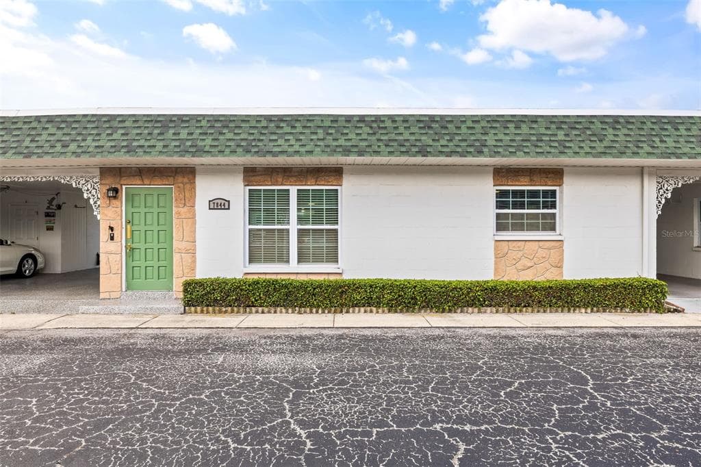7844 38TH PLACE N ST PETERSBURG, FL 33709