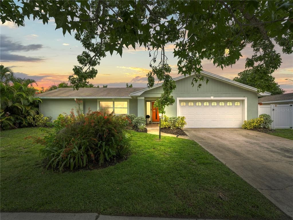 2970 LEISURE CT DUNEDIN, FL 34698