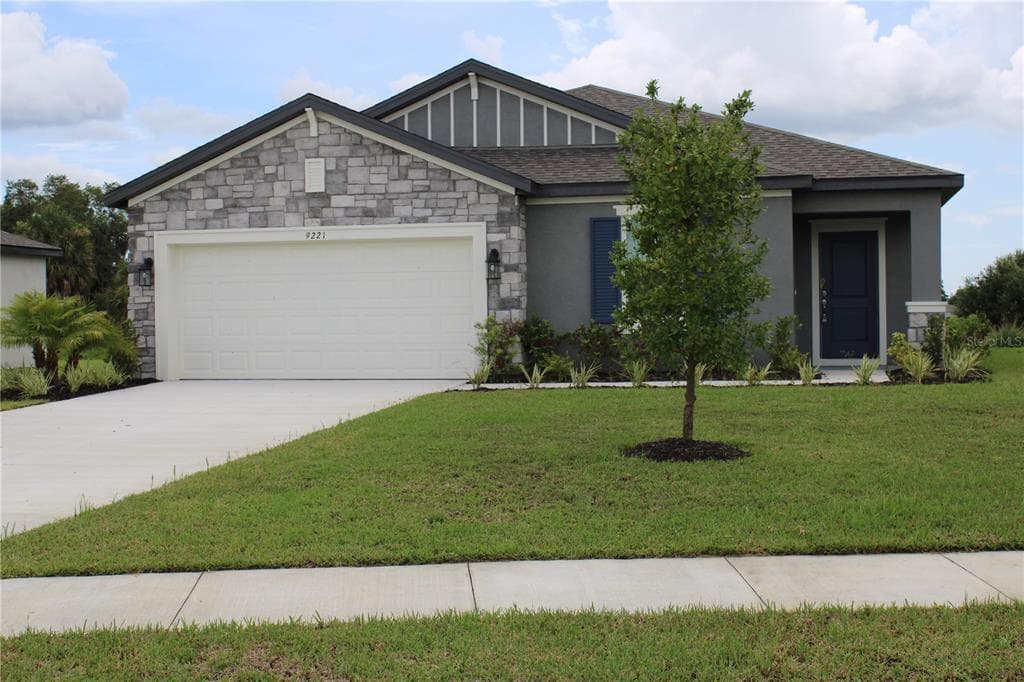 9221 WESTERNWOODS AVENUE PARRISH, FL 34219
