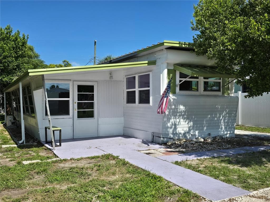 1843 KEPNER DRIVE HOLIDAY, FL 34691