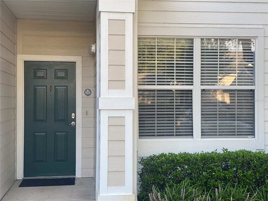 130 SOUTHERN PECAN CIRCLE UNIT 102 WINTER GARDEN, FL 34787