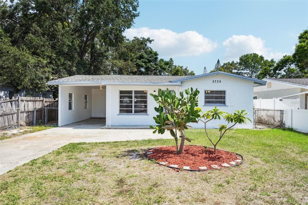 5725 NEWTON AVENUE S GULFPORT, FL 33707