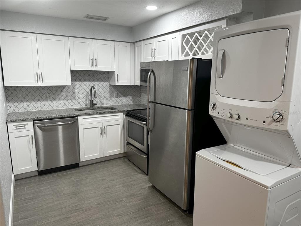3712 W CASS STREET UNIT 11 TAMPA, FL 33609