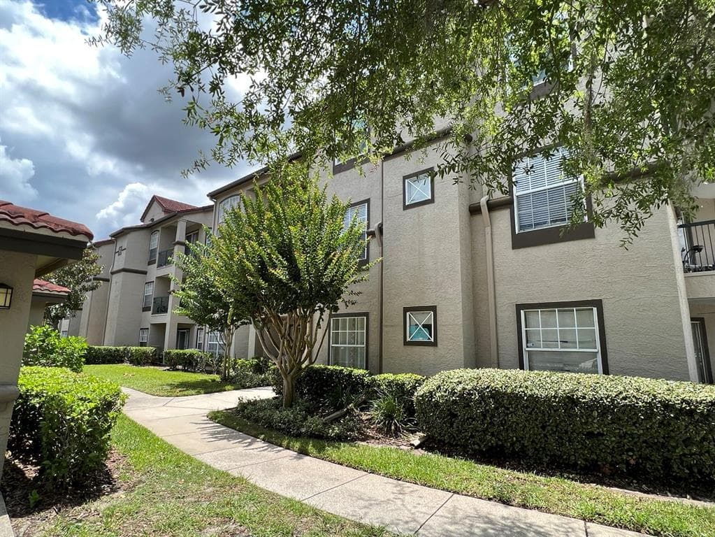 18106 PEREGRINES PERCH PLACE UNIT 5105 LUTZ, FL 33558
