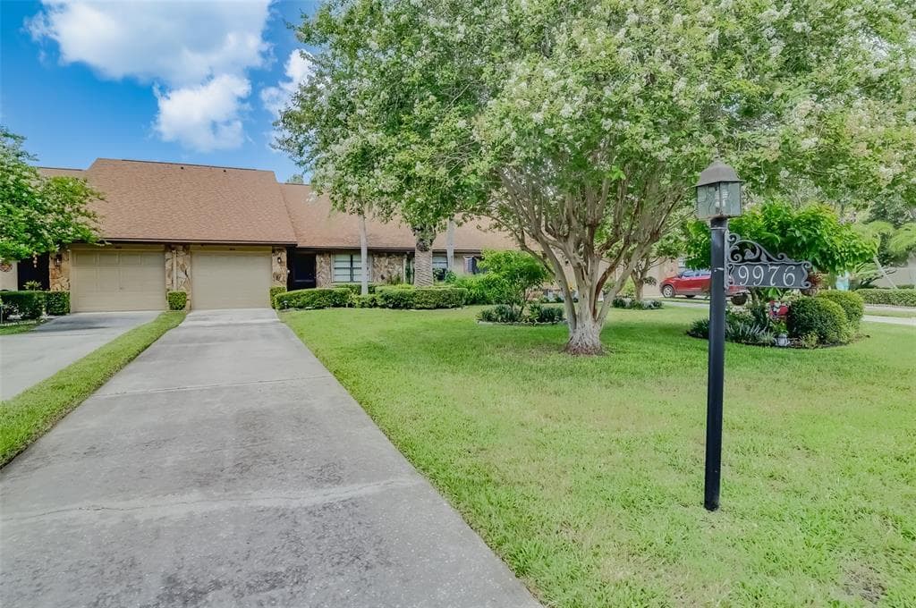 9976 LAKE SEMINOLE DRIVE W LARGO, FL 33773