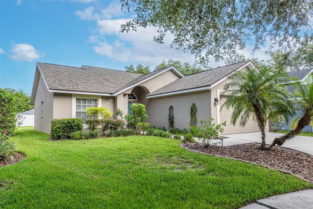 5603 HAWKGROVE PLACE LITHIA, FL 33547