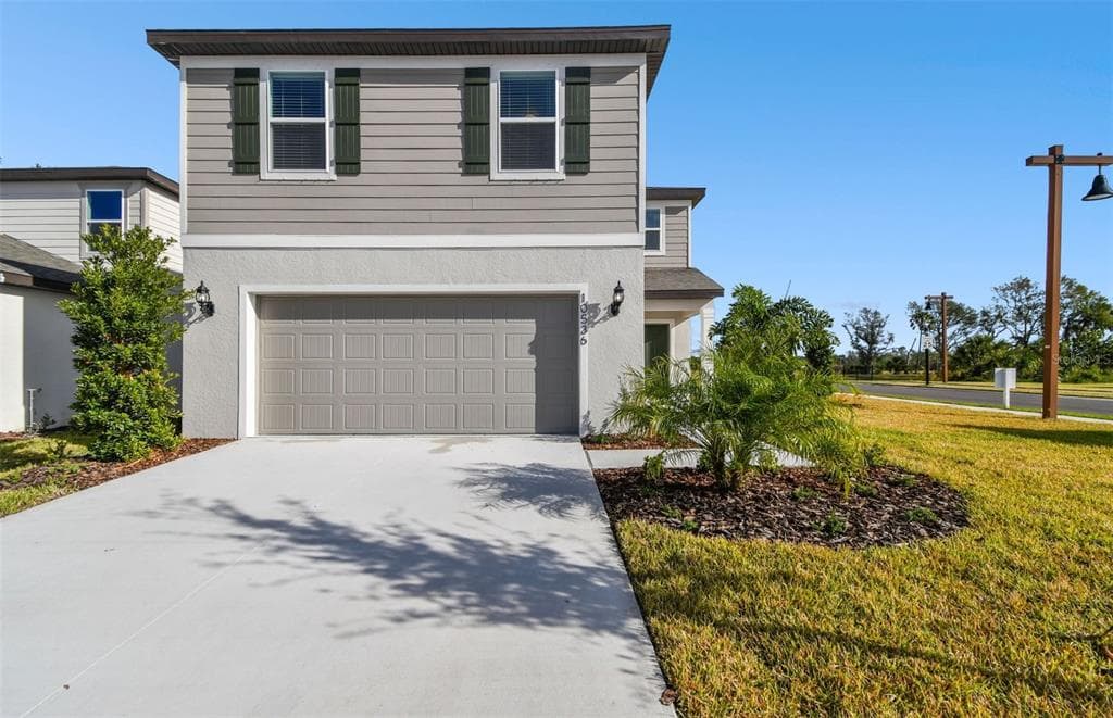 10536 HIDDEN BANKS GLEN PARRISH, FL 34219