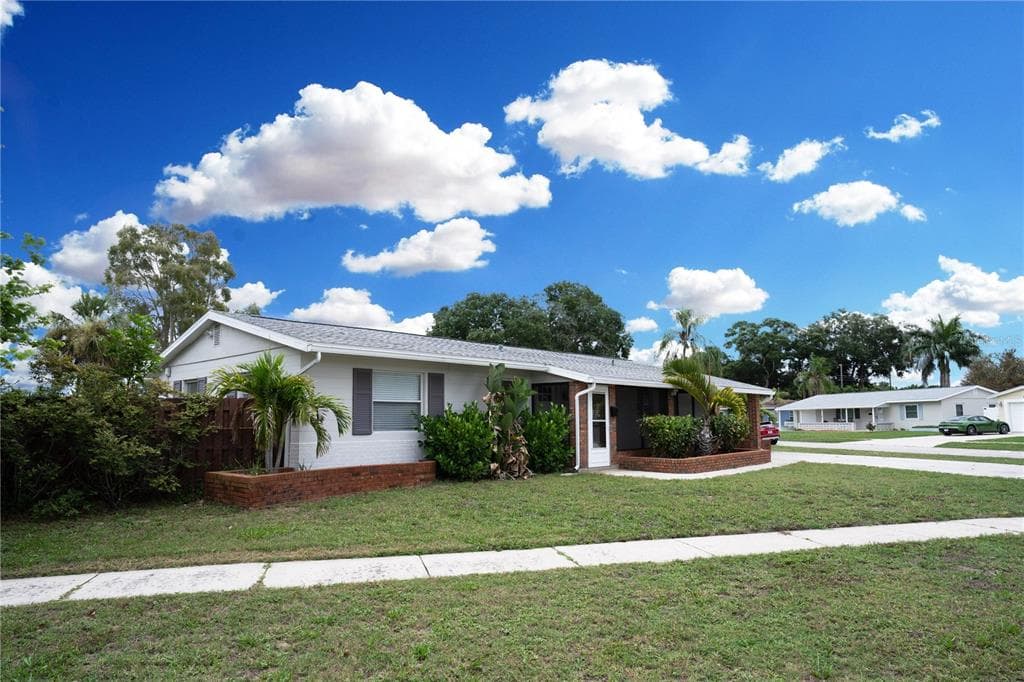 6171 24TH AVENUE N ST PETERSBURG, FL 33710