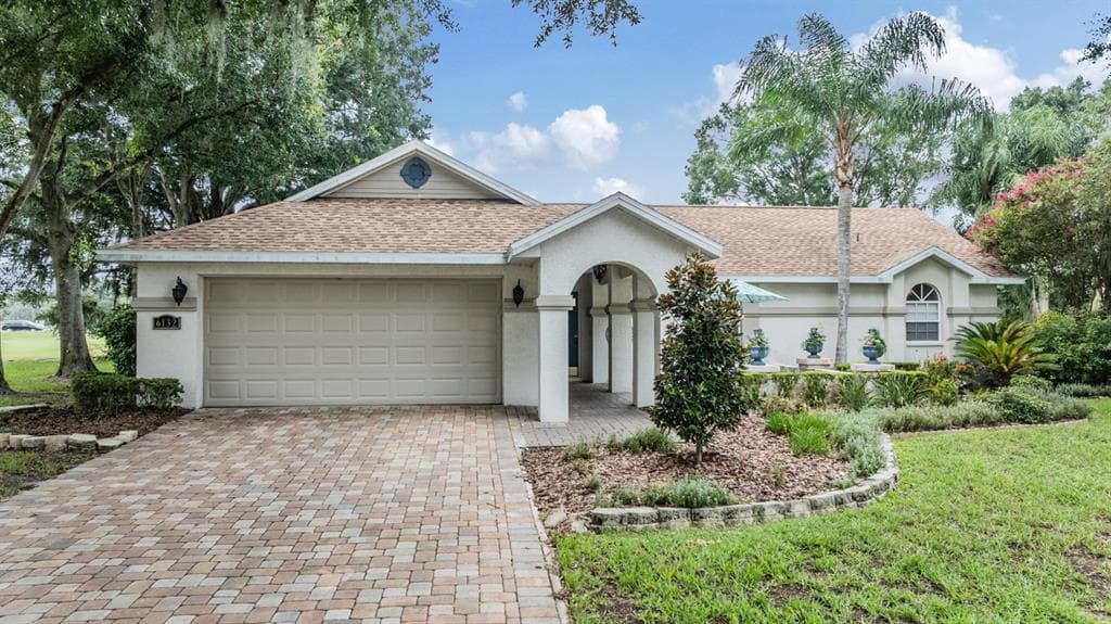 6132 SILVER OAKS DRIVE ZEPHYRHILLS, FL 33542