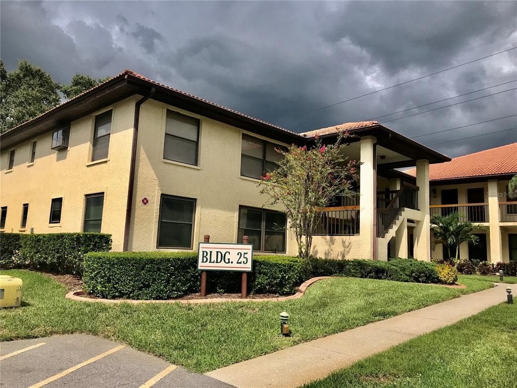 2508 HAMMOCK COURT UNIT 2508 CLEARWATER, FL 33761