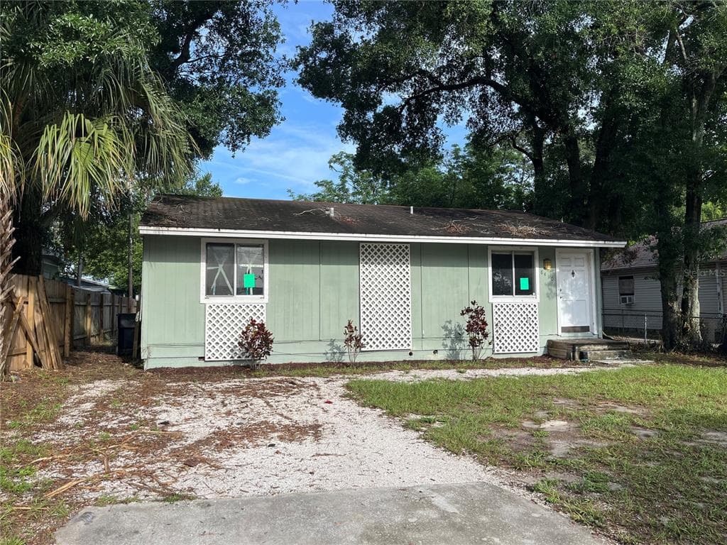 8410 N TAMPA STREET TAMPA, FL 33604