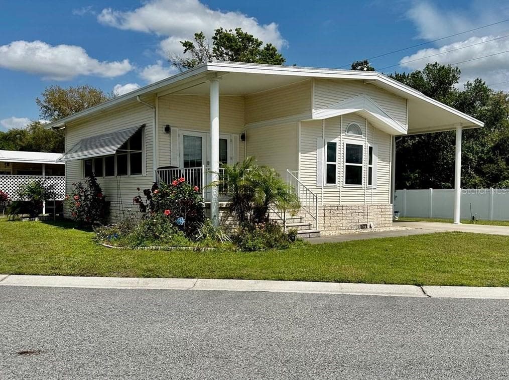 35221 TIFFANI COURT UNIT 68 ZEPHYRHILLS, FL 33541