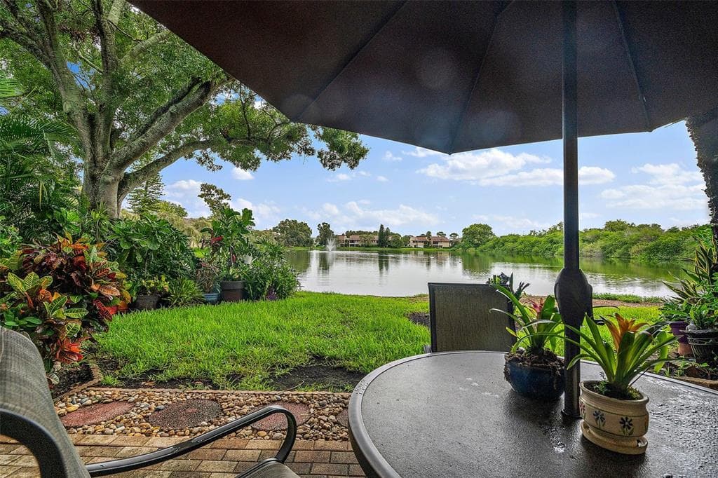 735 S VILLAGE DRIVE N UNIT 102 ST PETERSBURG, FL 33716