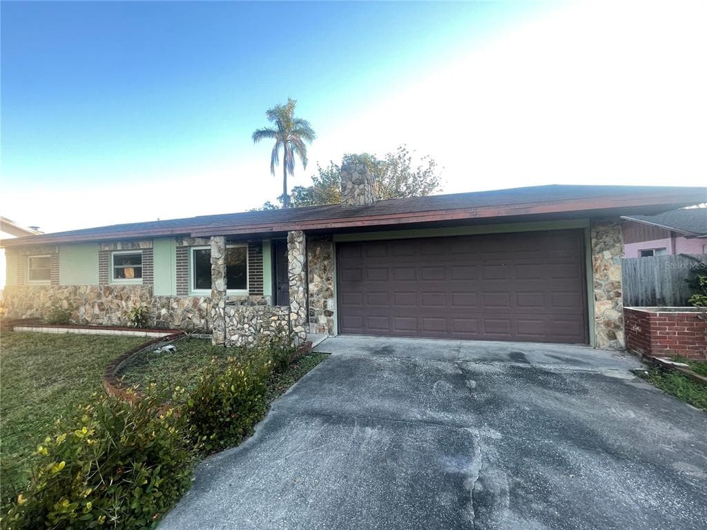 1895 ALLENDALE DRIVE CLEARWATER, FL 33760