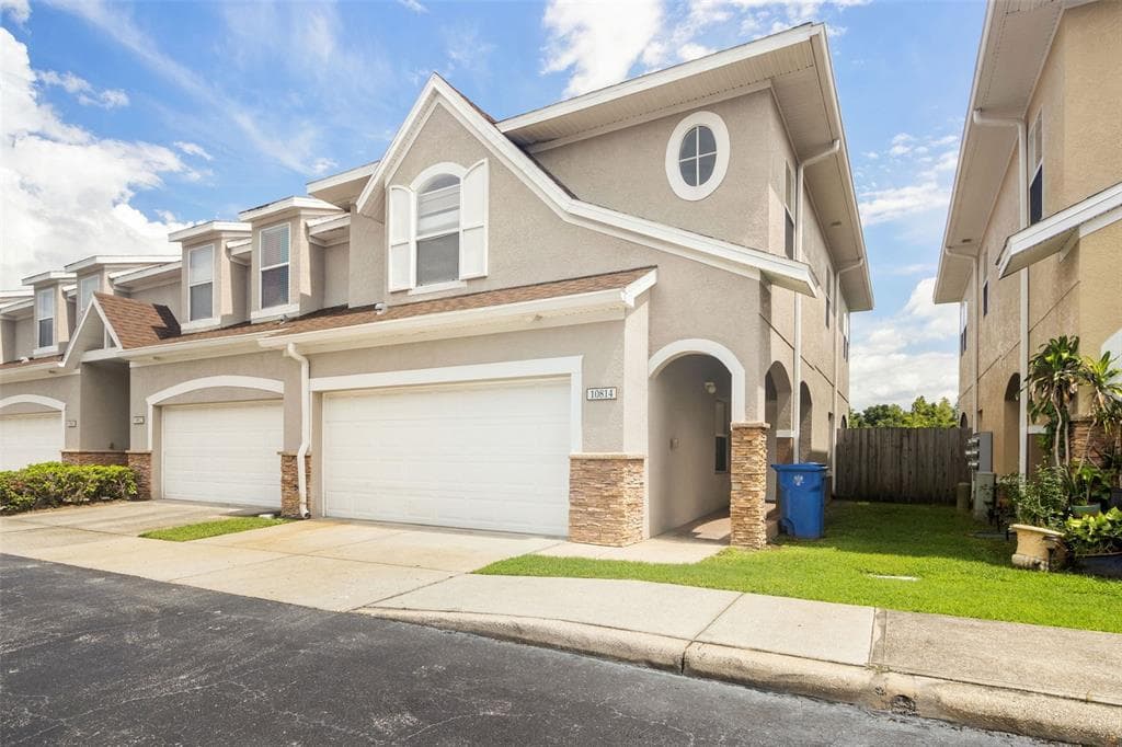 10814 CELTIC WOODS AVENUE TAMPA, FL 33647