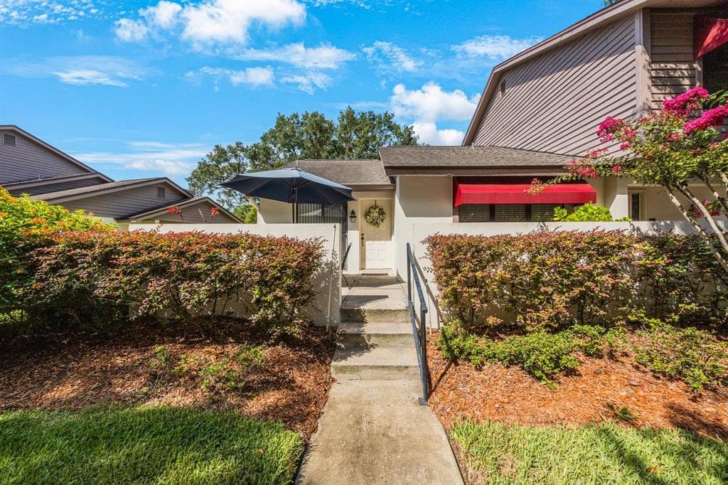 733 OAK PARK PLACE BRANDON, FL 33511
