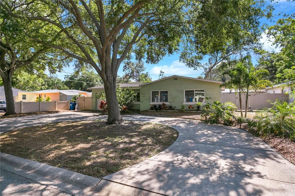 4626 14TH STREET N