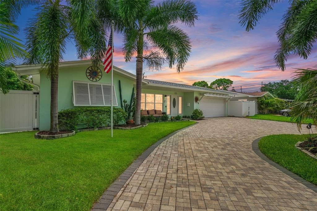 5244 40TH STREET S ST PETERSBURG, FL 33711