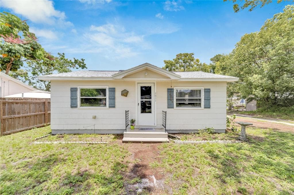 4611 42ND AVENUE N ST PETERSBURG, FL 33714