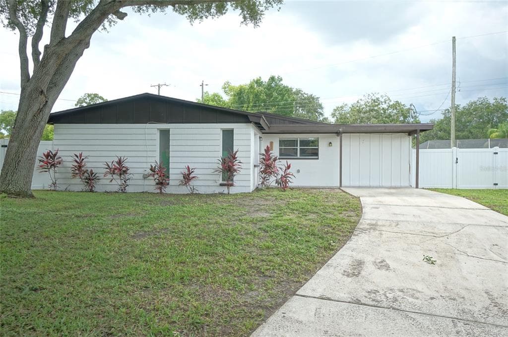 2607 ASTURIAS PLACE TAMPA, FL 33619