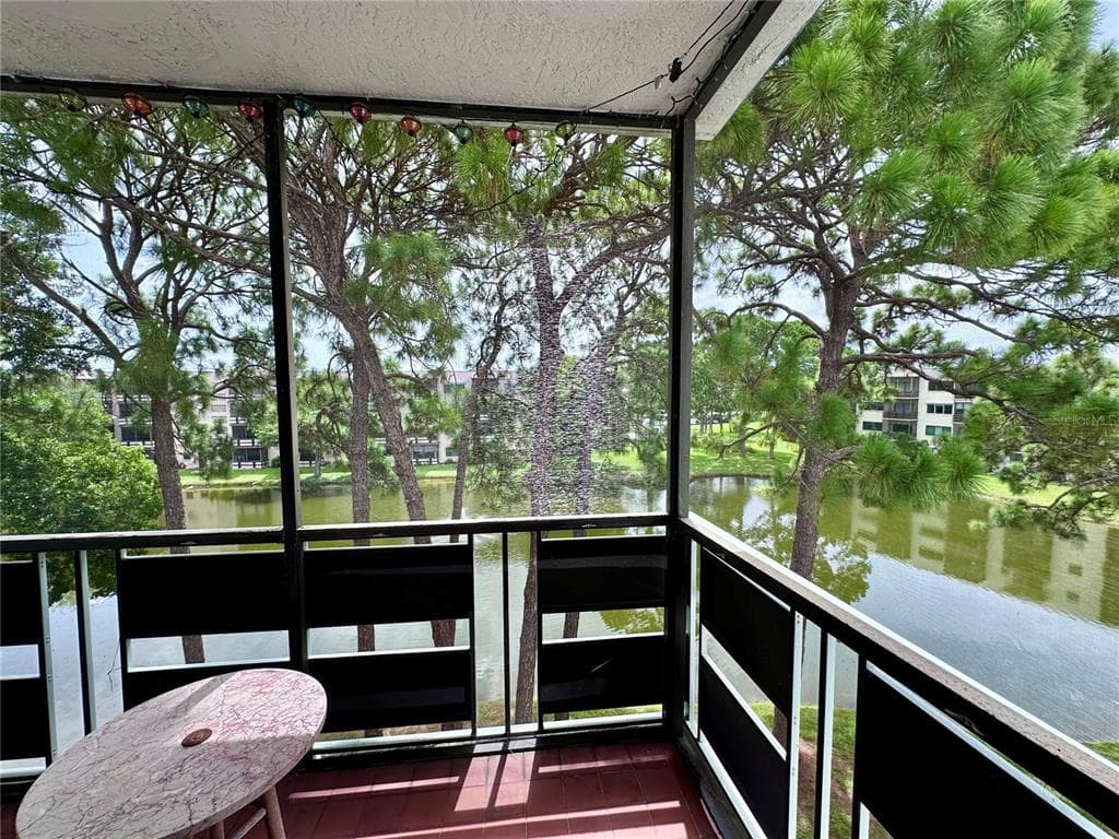 5970 80TH STREET N UNIT 403 ST PETERSBURG, FL 33709