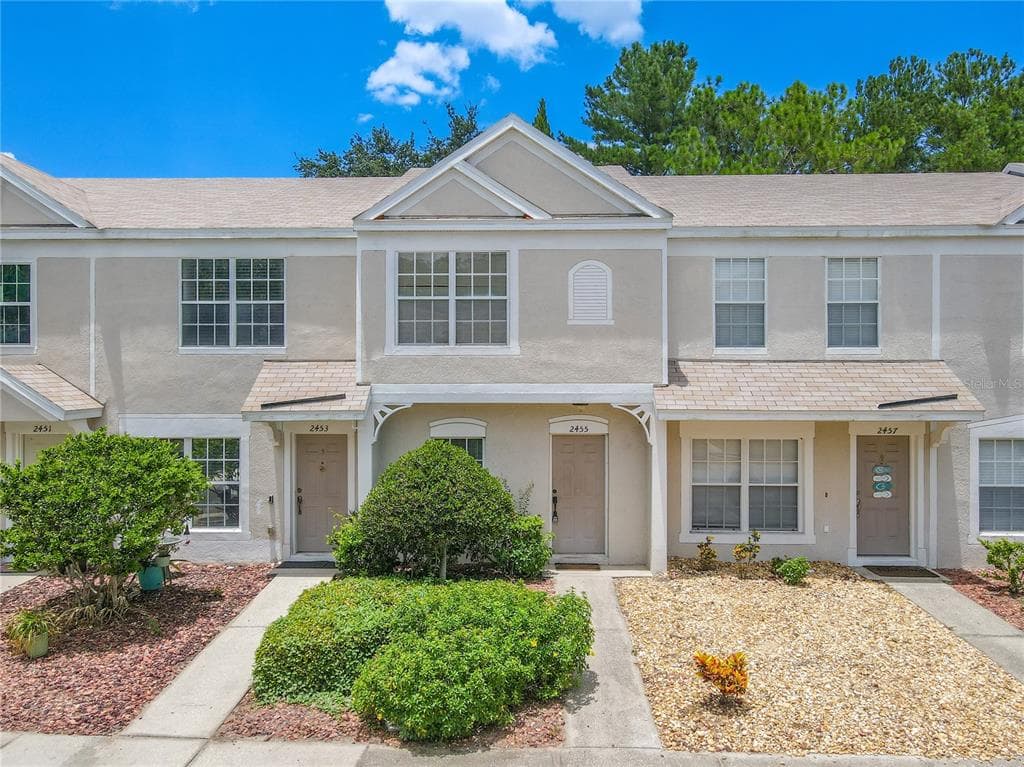 2455 LAKE WOODBERRY CIRCLE UNIT 2455 BRANDON, FL 33510