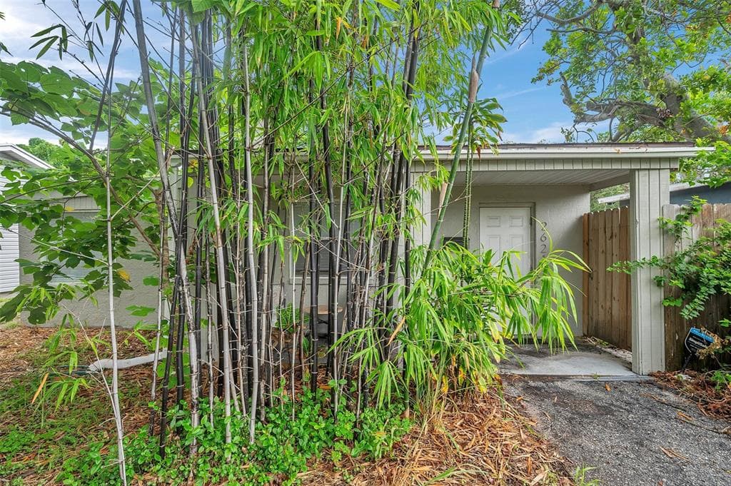 2621 25TH AVENUE N ST PETERSBURG, FL 33713