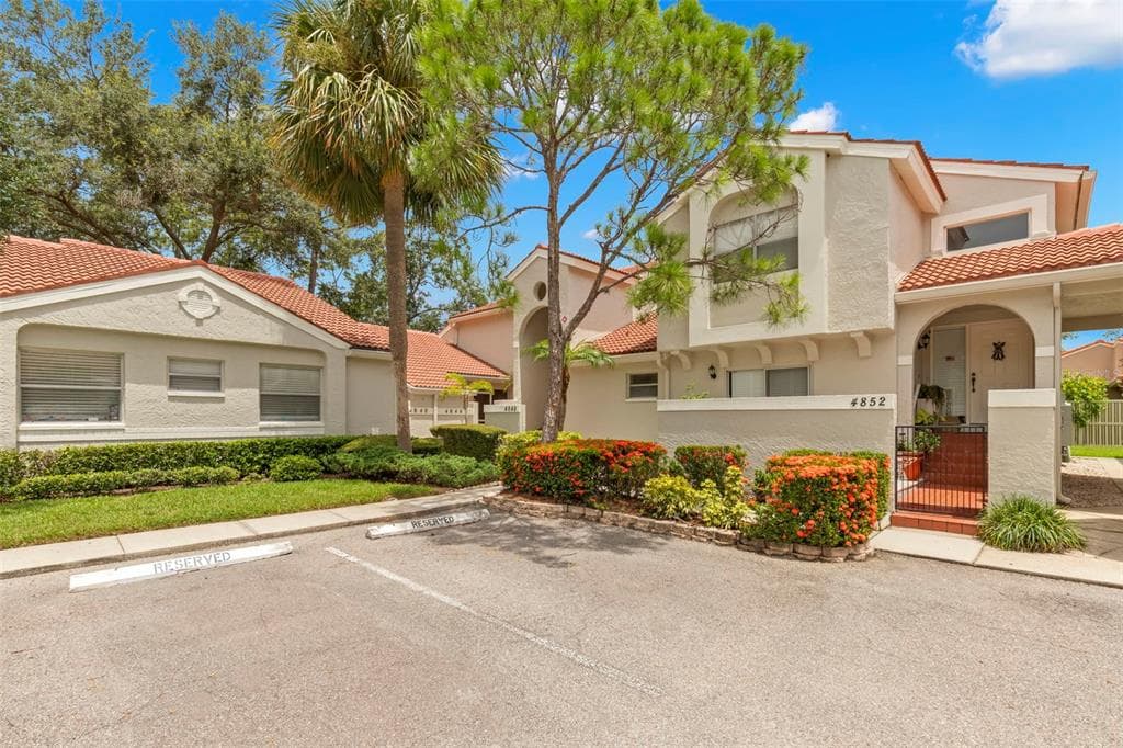 4844 NAPOLI COURT NE ST PETERSBURG, FL 33703