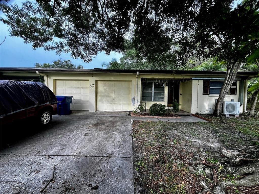 1411 KENNYWOOD DRIVE Apt B LARGO, FL 33770