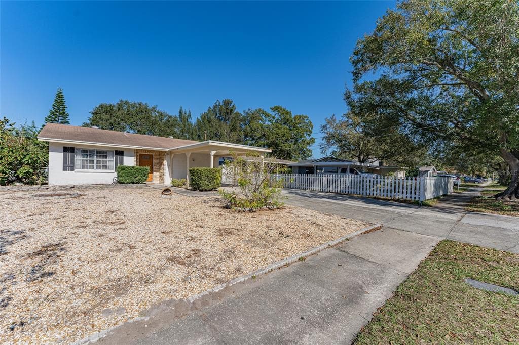 3913 W IOWA AVENUE TAMPA, FL 33616