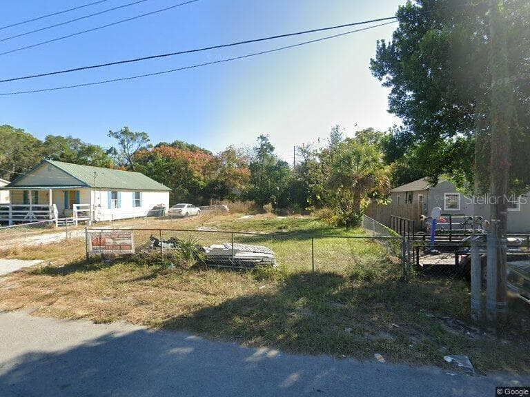 3605 WHITTIER STREET TAMPA, FL 33619