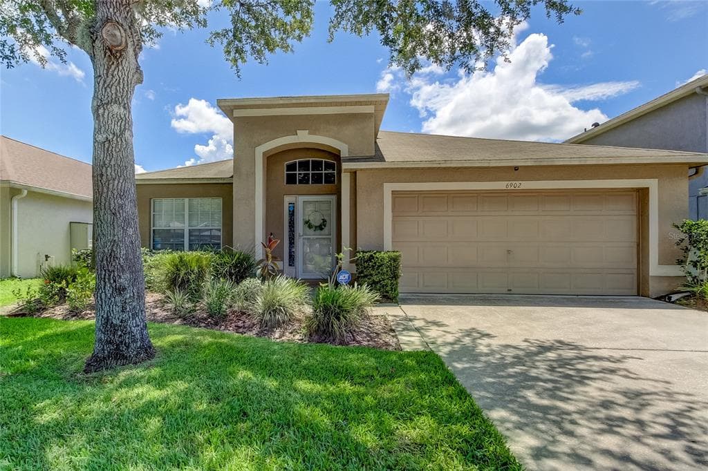 6902 SOTRA STREET WESLEY CHAPEL, FL 33545