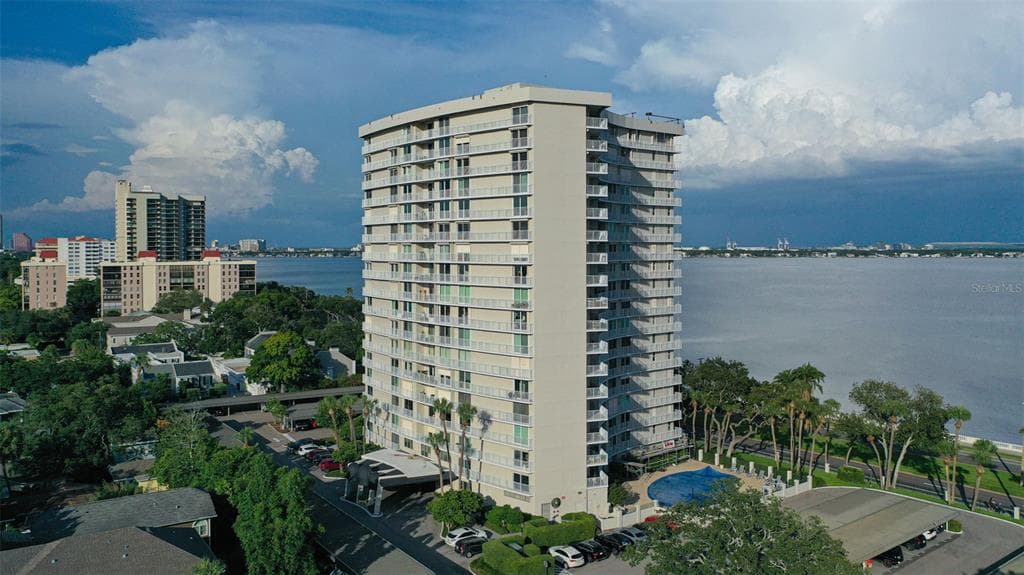 2611 BAYSHORE BOULEVARD UNIT 1103 TAMPA, FL 33629