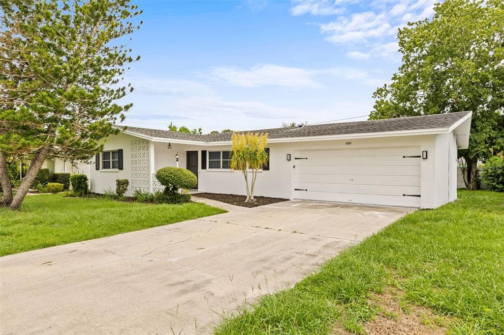 989 7TH AVE NE LARGO, FL 33770