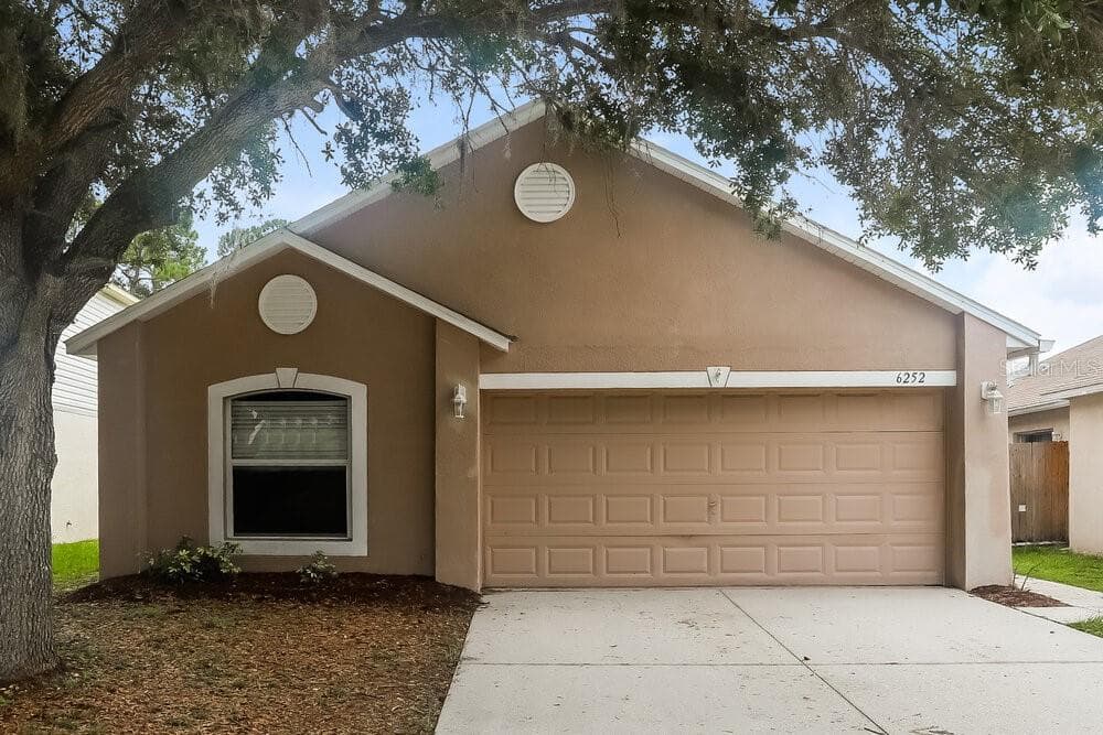 6252 TABOGI TRAIL WESLEY CHAPEL, FL 33545