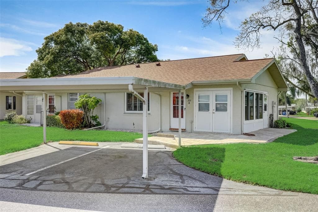 302 FRIAR COURT UNIT B SUN CITY CENTER, FL 33573
