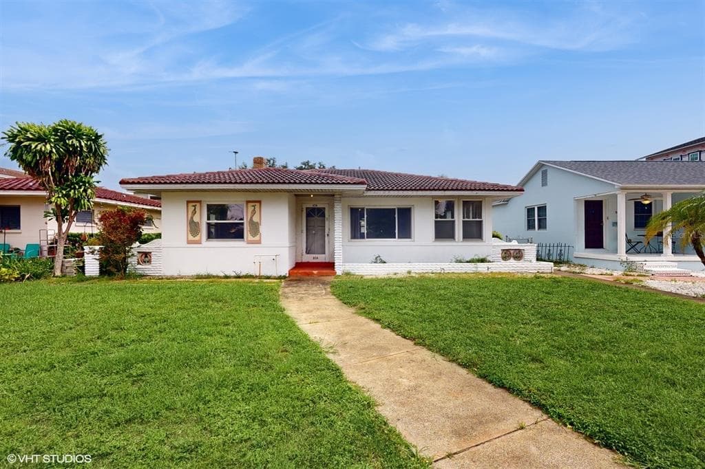 824 30TH AVENUE N ST PETERSBURG, FL 33704