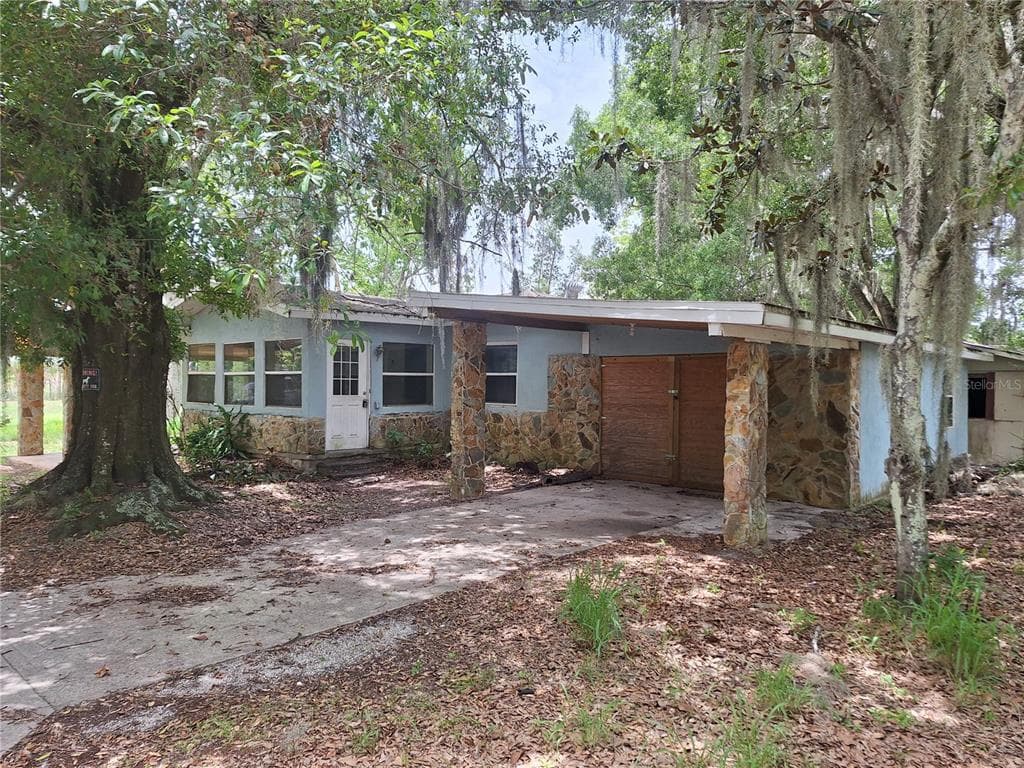 201 BROOKS ROAD FROSTPROOF, FL 33843