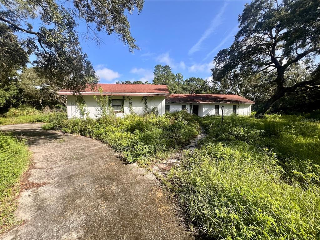 18511 MONTOUR DRIVE HUDSON, FL 34667