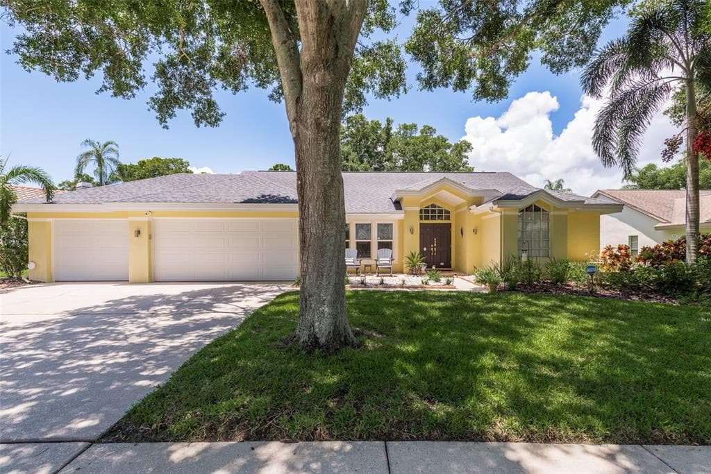 642 HOUSE WREN CIRCLE PALM HARBOR, FL 34683