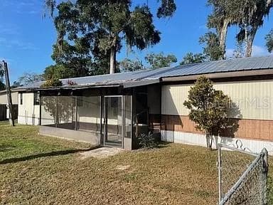 9810 REYLINDA AVENUE THONOTOSASSA, FL 33592