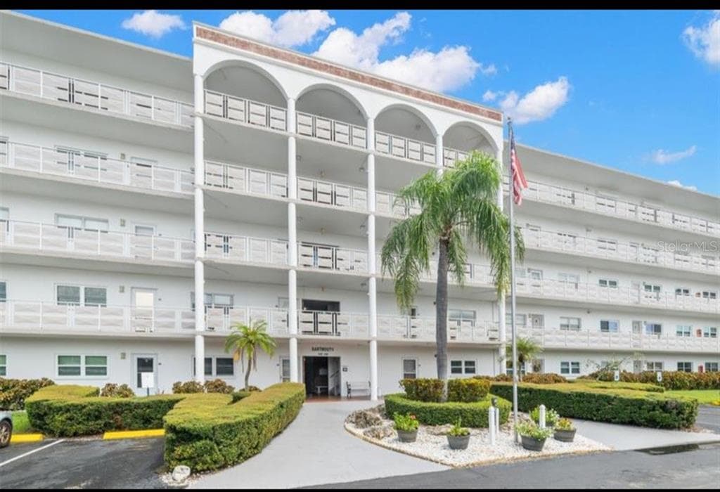 5501 80TH STREET N UNIT 415 ST PETERSBURG, FL 33709