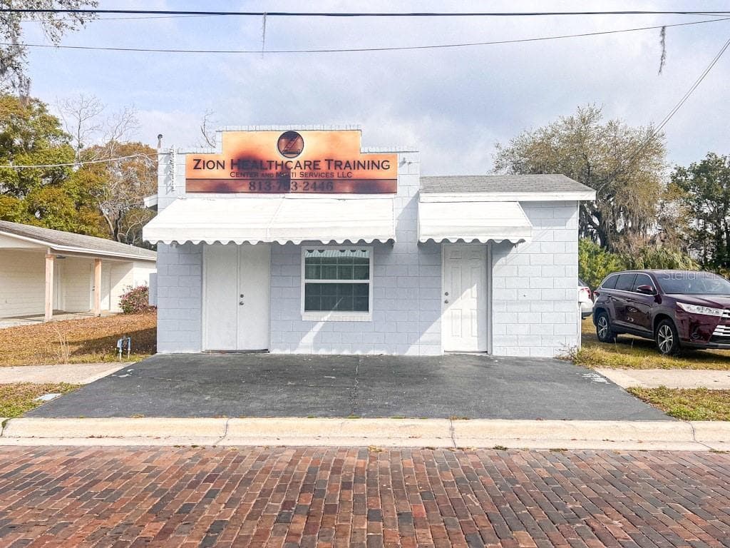 1110 E LAURA STREET PLANT CITY, FL 33563