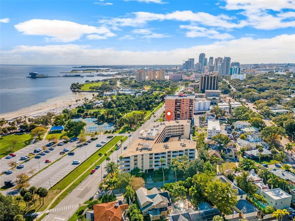 1200 N SHORE DRIVE NE UNIT 301 ST PETERSBURG, FL 33701