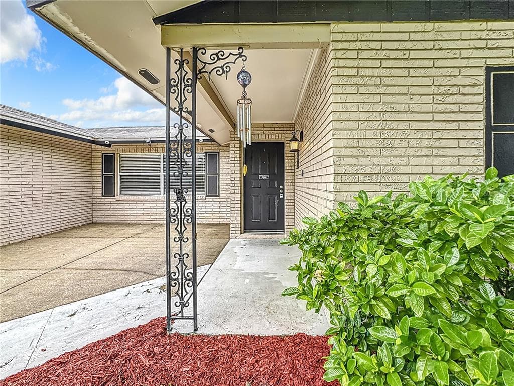 1406 VALLEY PLACE BRANDON, FL 33510