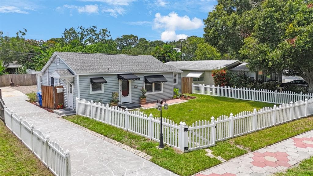 858 41ST AVENUE N ST PETERSBURG, FL 33703