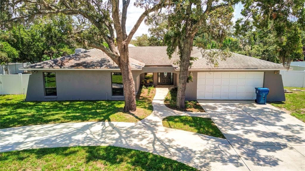 1338 LEEWARD AVENUE SPRING HILL, FL 34606