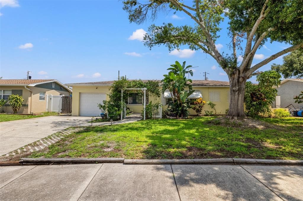 5841 41ST AVENUE N ST PETERSBURG, FL 33709