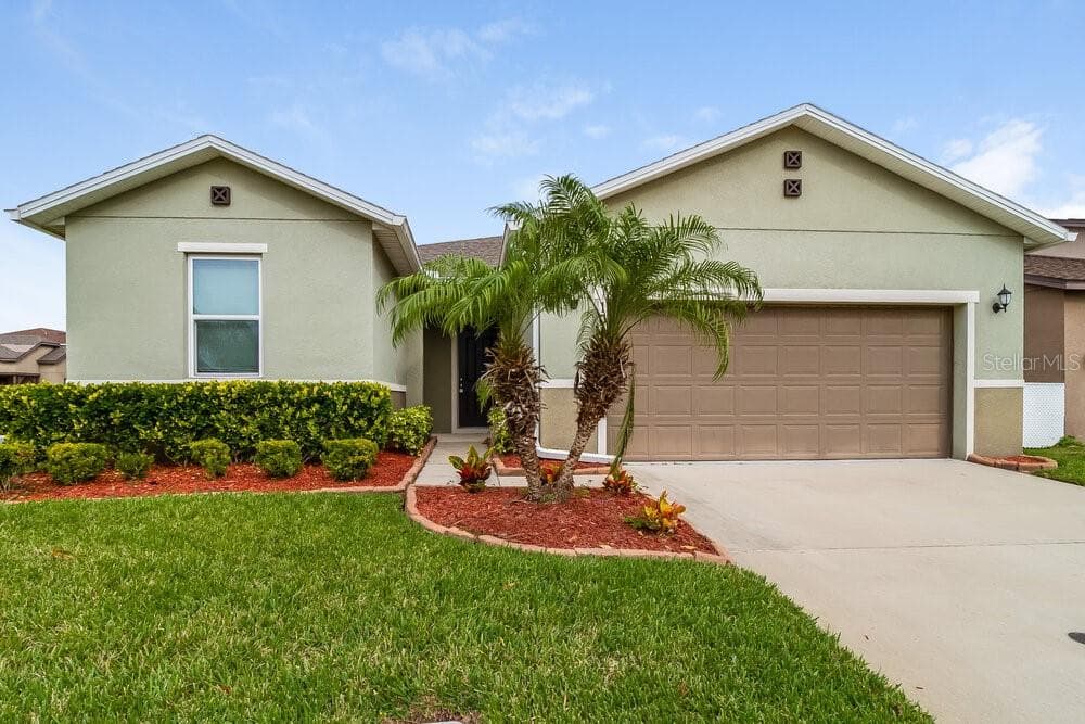 1011 HERMOSA WAY KISSIMMEE, FL 34744