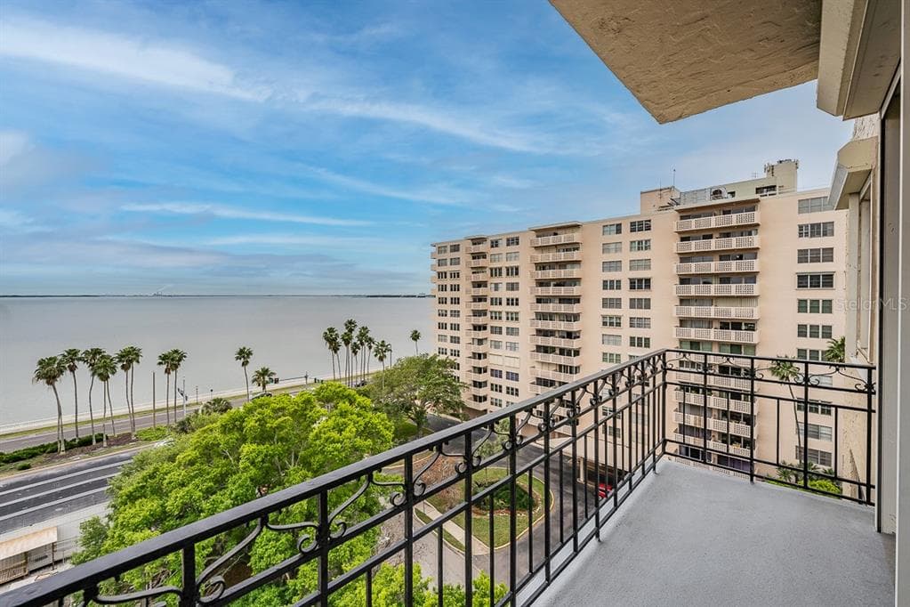 2109 BAYSHORE BOULEVARD UNIT 801 TAMPA, FL 33606